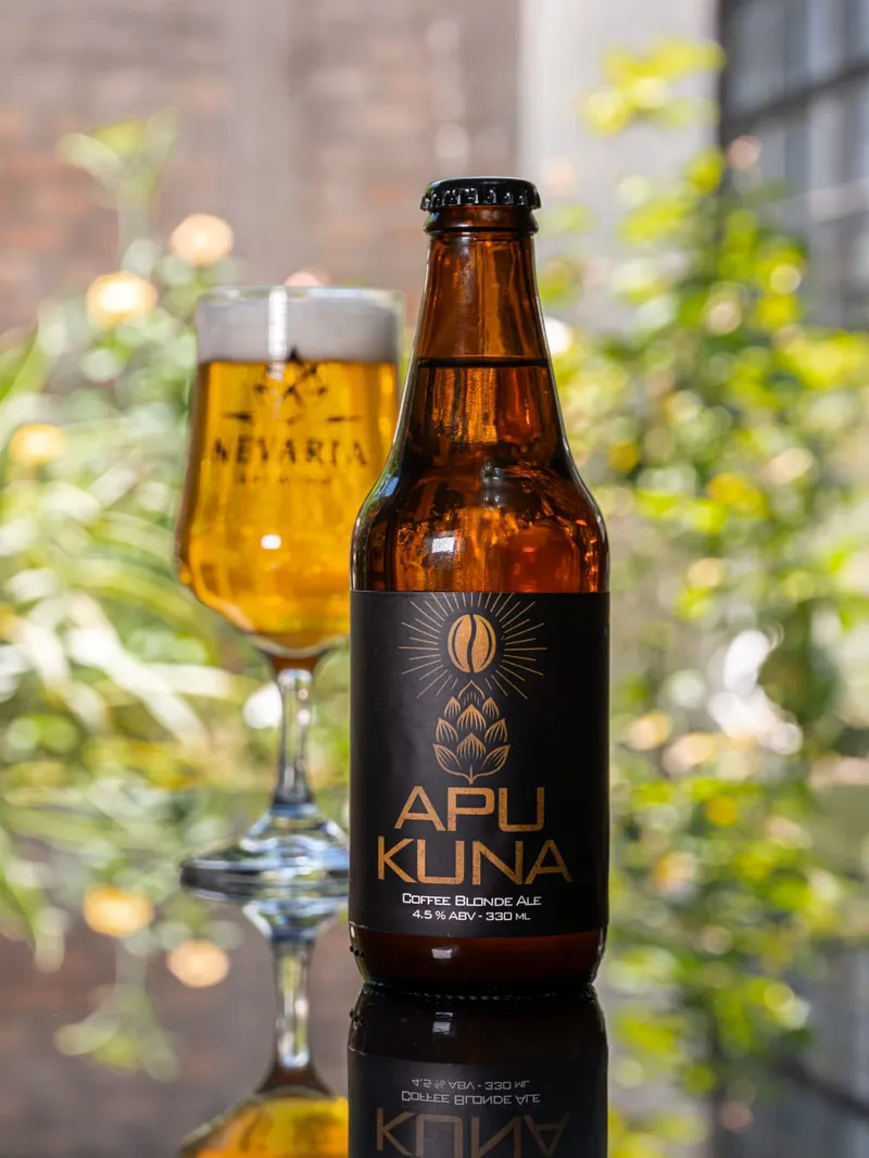 Cerveza APUKUNA - coffee blonde ale, colaboración Nevaria Brewing × Pantiwayta